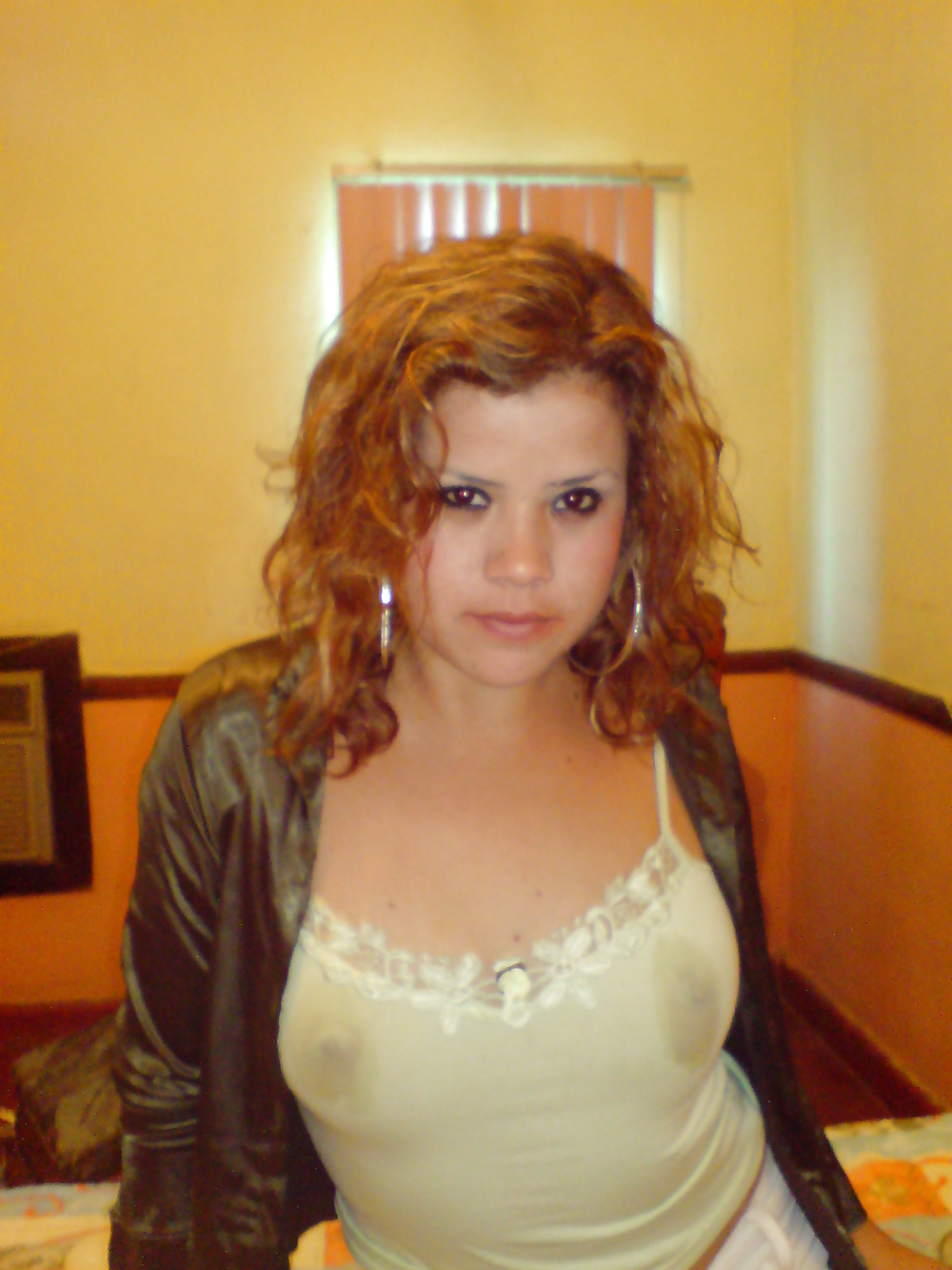 Eunice Sarahi Bereit Zu Packen Und Zu Trinken Tkt #9409854