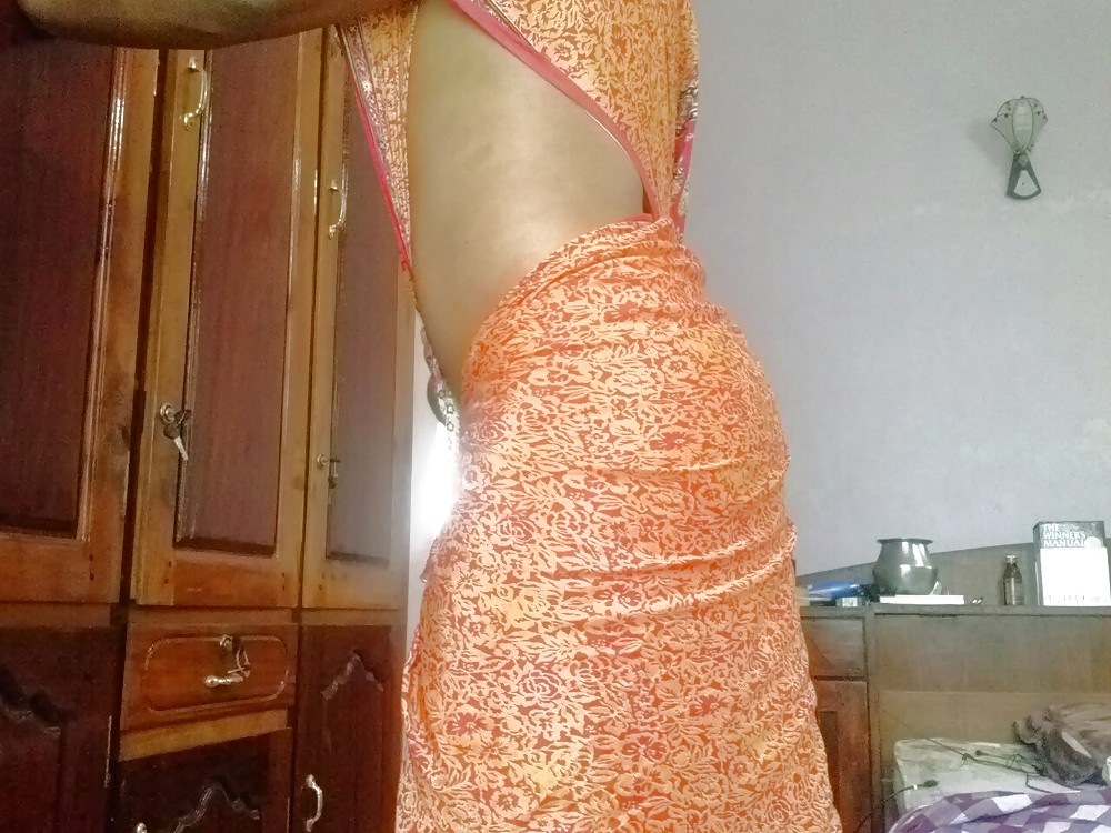 Yo en saree... mostrando mis curvas femeninas y mi culo redondo... #22406638