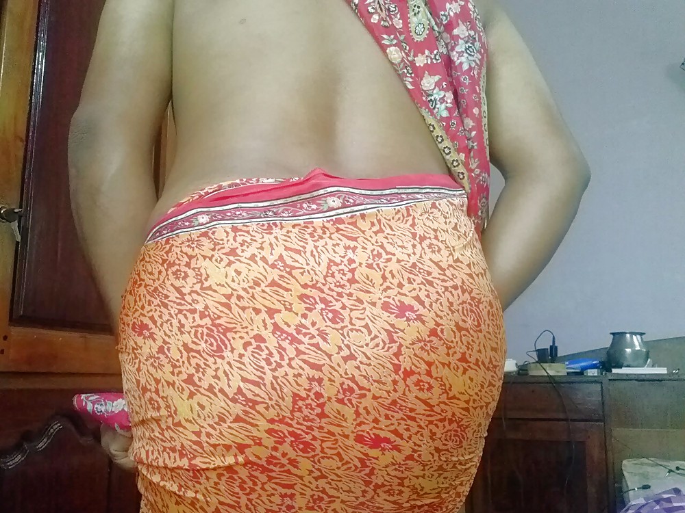 Yo en saree... mostrando mis curvas femeninas y mi culo redondo... #22406654