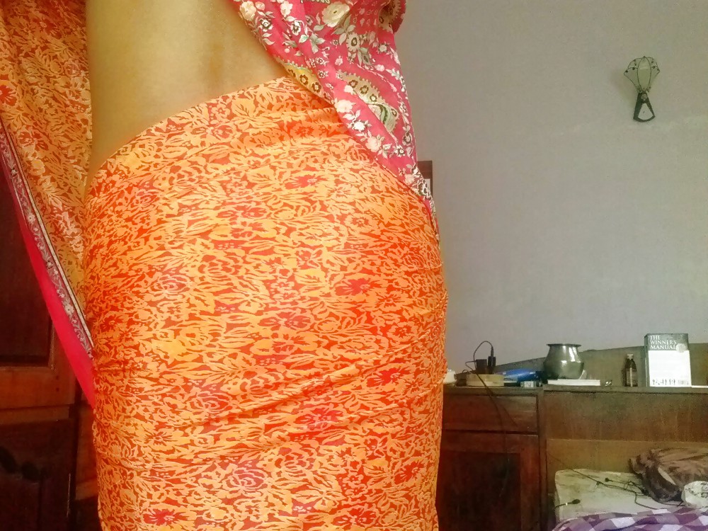 Yo en saree... mostrando mis curvas femeninas y mi culo redondo... #22406664