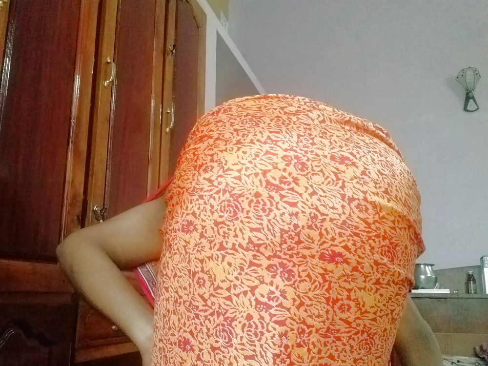 Yo en saree... mostrando mis curvas femeninas y mi culo redondo... #22406673