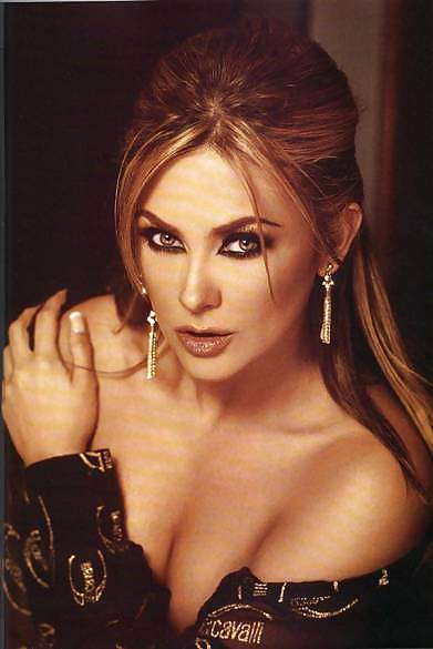 Revista h - aracely arambula
 #1873658