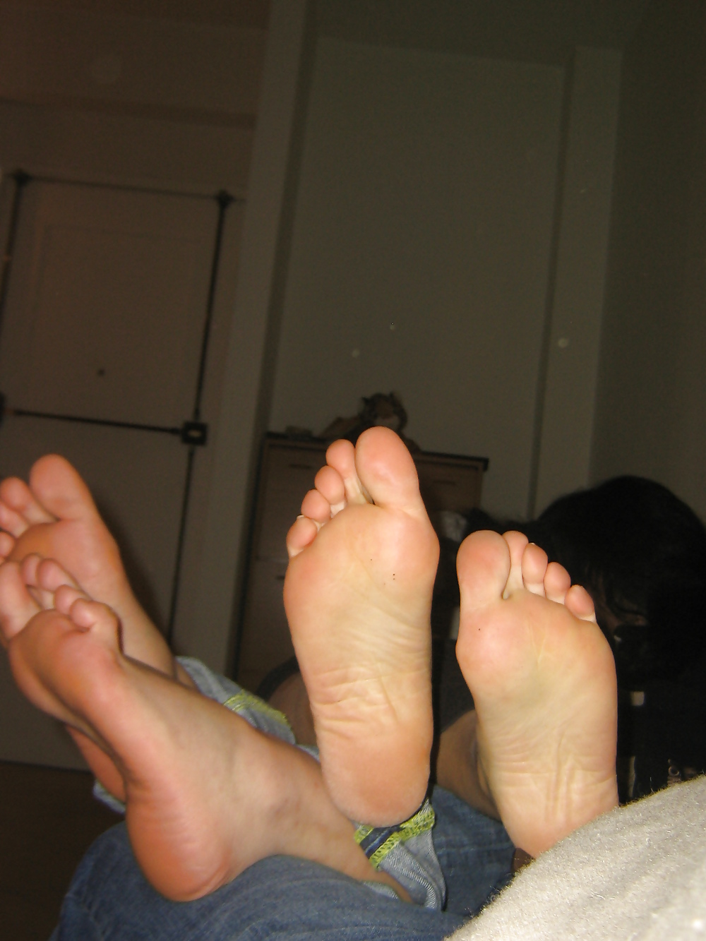 Laura and alessia feet foot piedi  #16921858