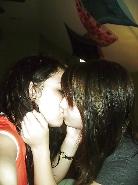 Lesbian Friendship (02) - 28.06.10 #812645
