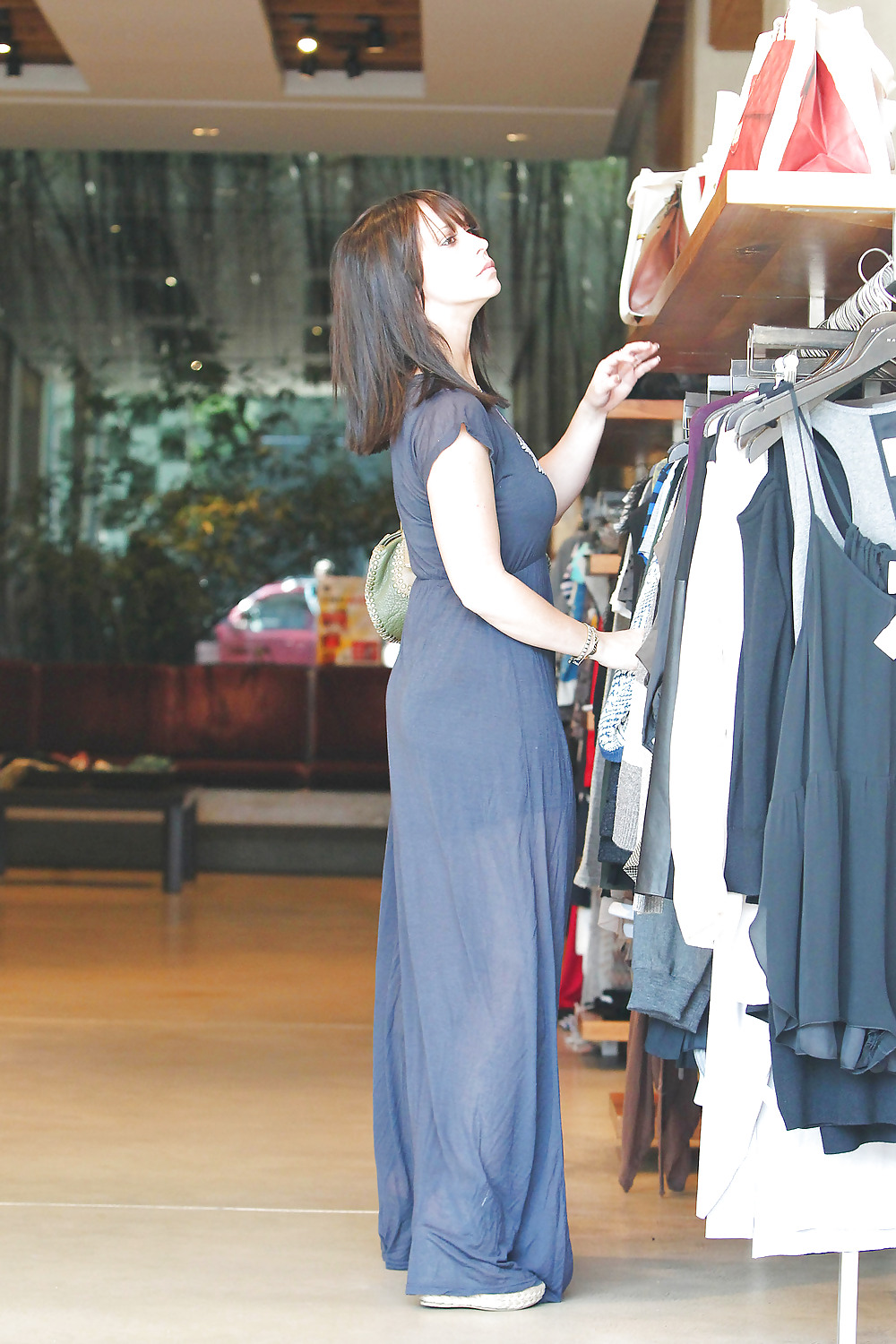 Jennifer Love Hewitt - shopping at Madison boutique in LA #5936283