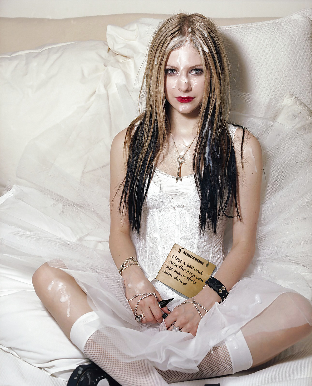 CELEB FAKE GALLERY Avril Lavigne CELEBRITY #4869618