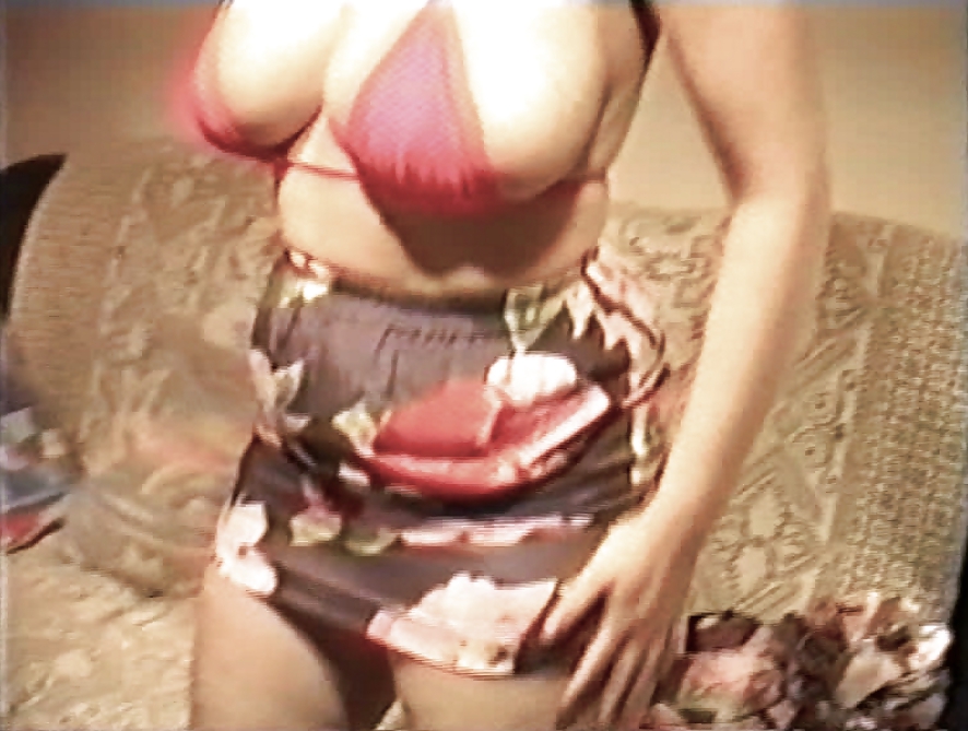 Sag - sexy big boobs esposa traje gris apretado y sujetador de rosa 12
 #13556223