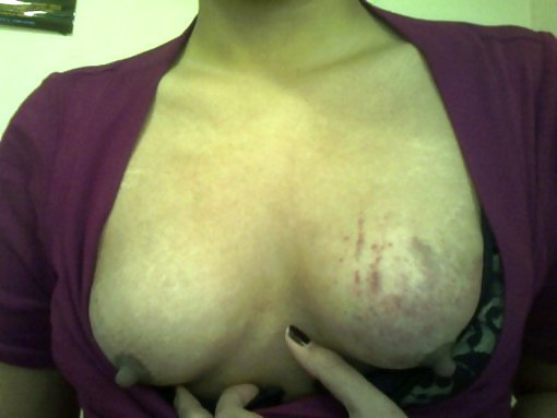 乳首と胸の写真1
 #7313281
