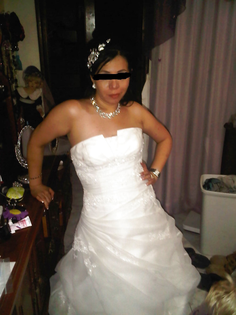 Bride latin milf--mujer vestida de novia