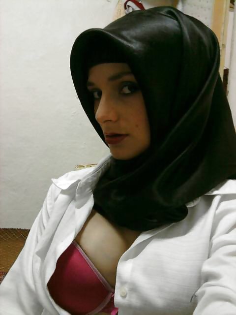 Horny Hijabs Arab Et Niqabs Sluts #22022704