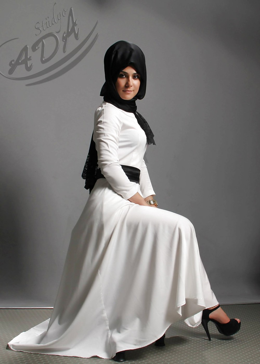 Horny Hijabs Arab Et Niqabs Sluts #22022801