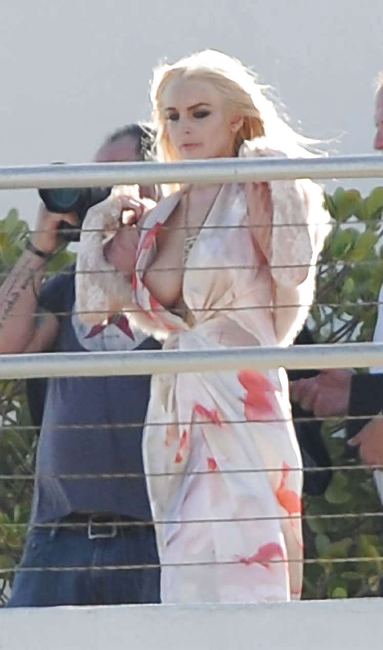 Lindsay Lohan sexy photo #15238265