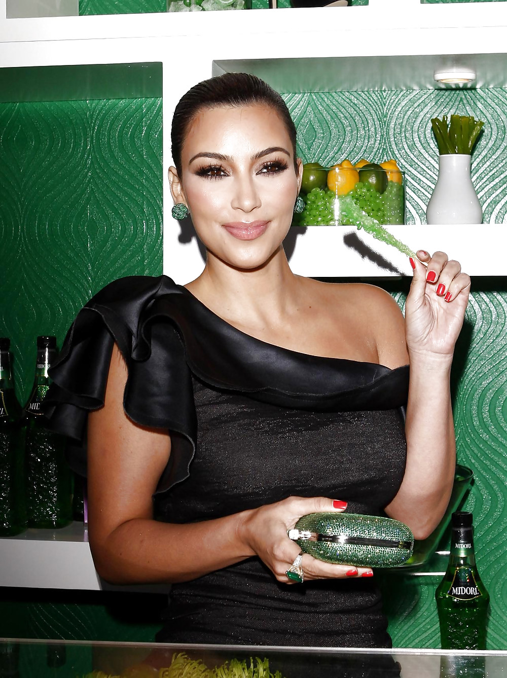 Kim Kardashian Midori Liqueur De Melon Tronc Spectacle #3767396