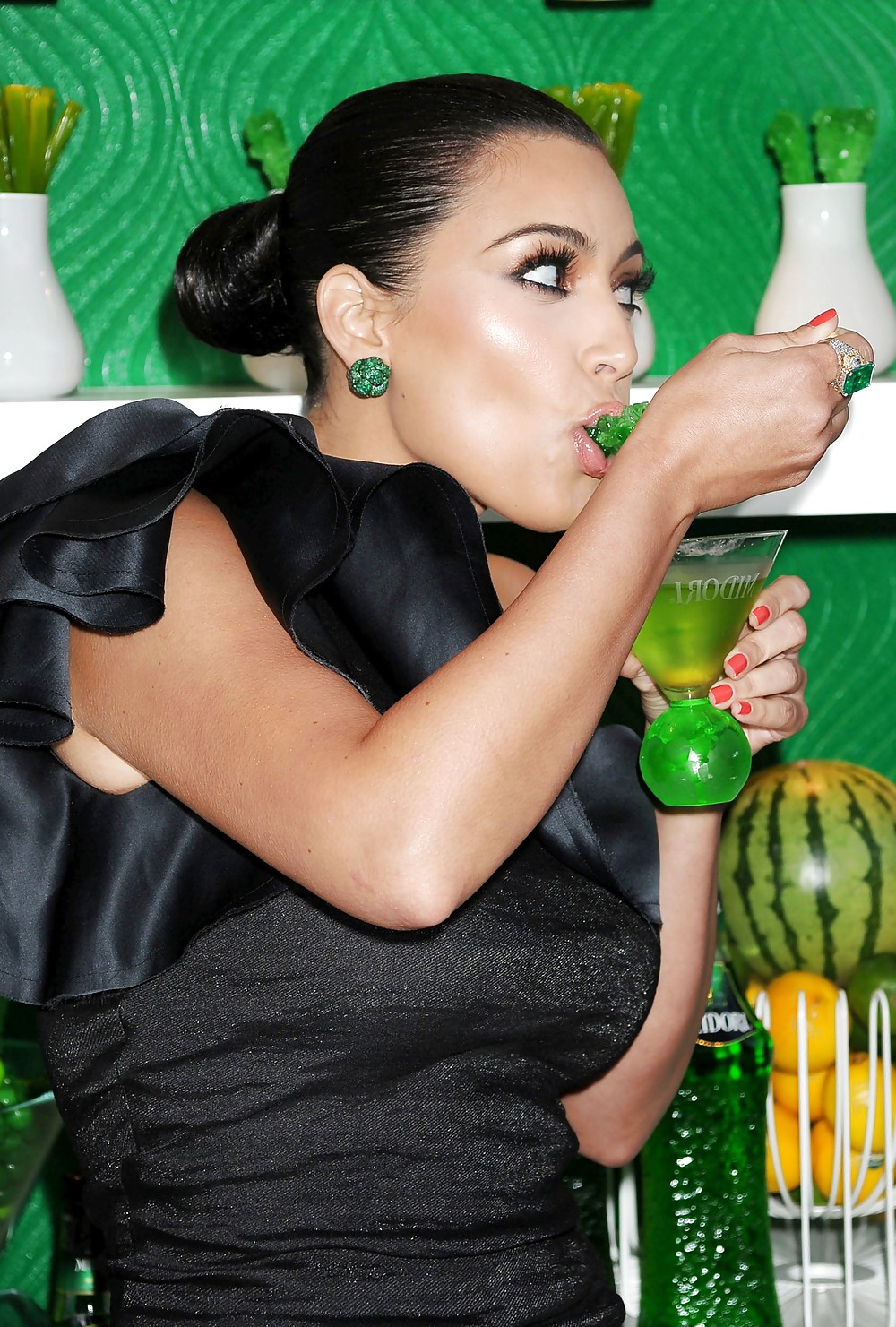 Kim Kardashian Midori Liqueur De Melon Tronc Spectacle #3767439