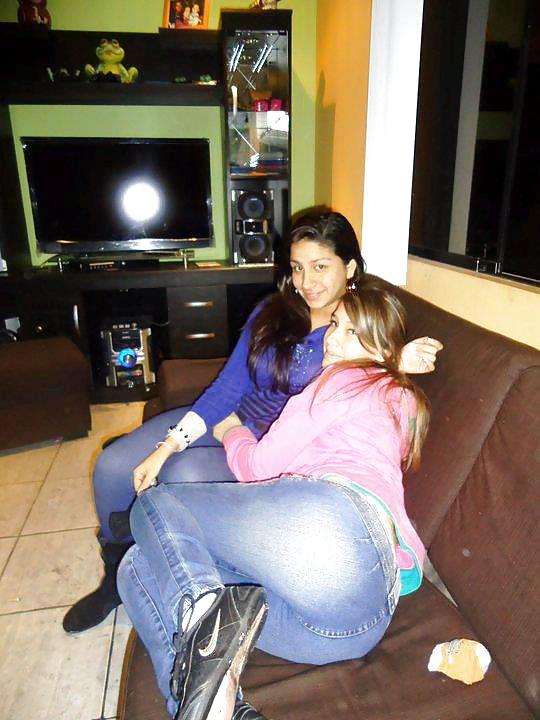 Mujer (amiguitas 56)
 #13829407