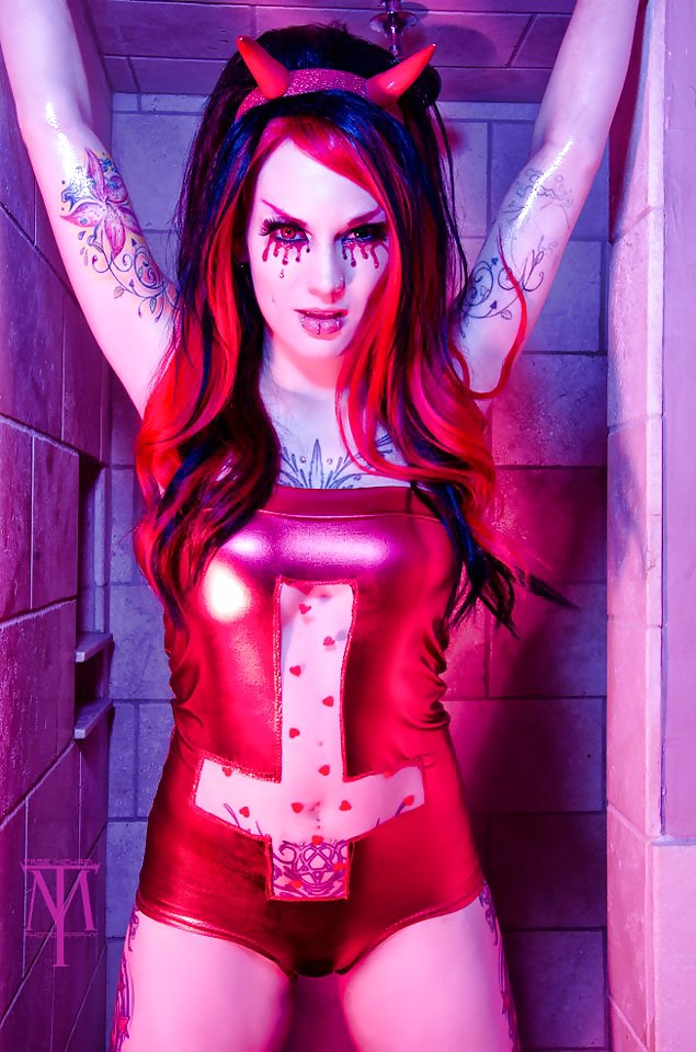 MISCHIEF-MADNESS #17100102