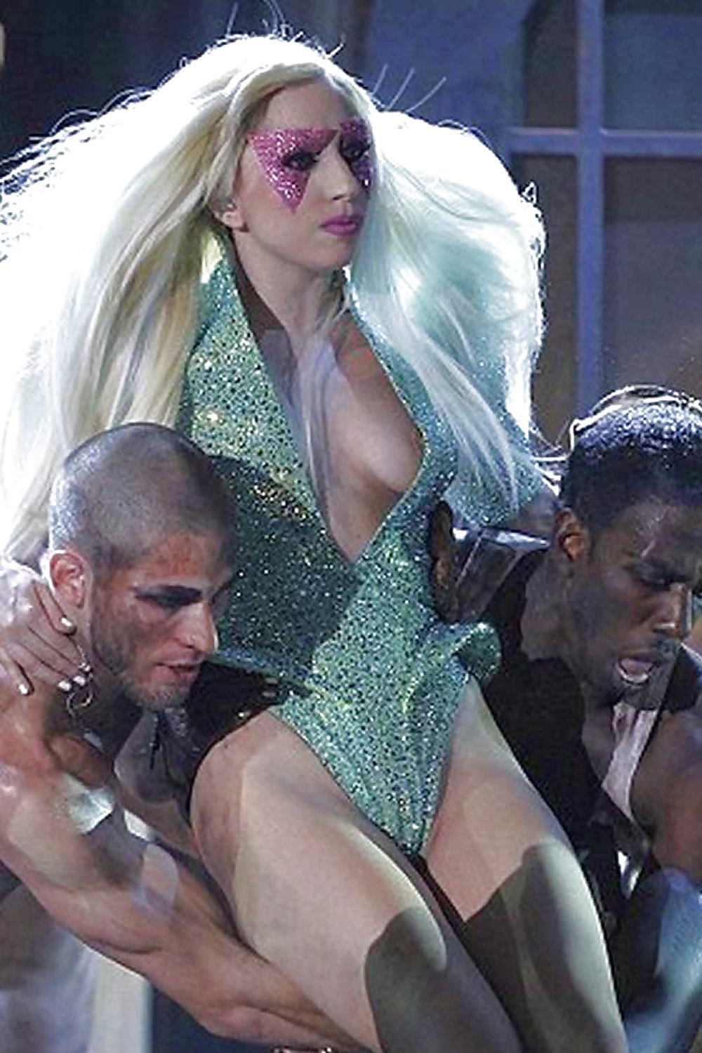 Lady Gaga upskirt #9090282