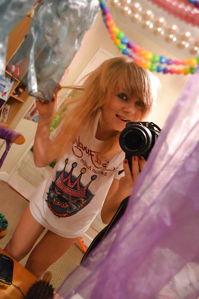 Facebook: karolina bionda teenager carina
 #7497414