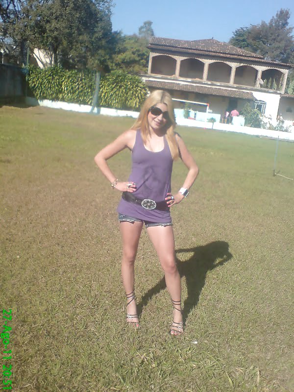 ...me blond #13182793