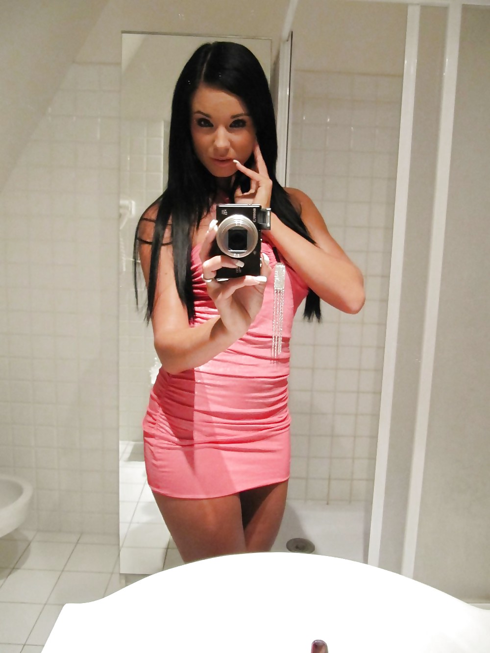 Sexy babe toma caliente selfshots
 #18895072