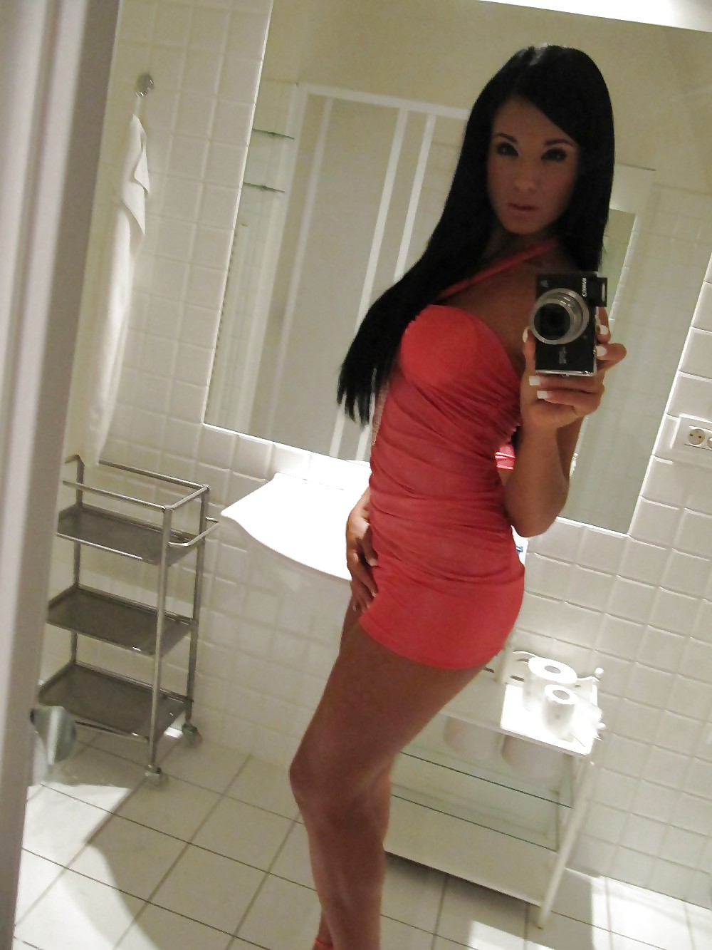 Sexy babe toma caliente selfshots
 #18895084