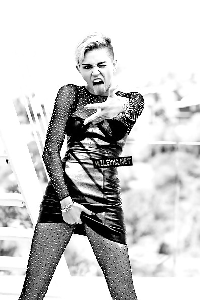 Miley cyrus superba
 #22052075