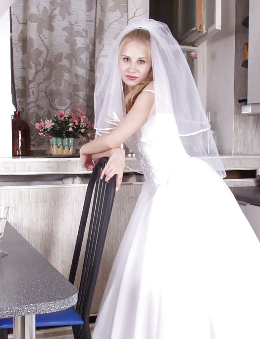 Eine Braut #12332408