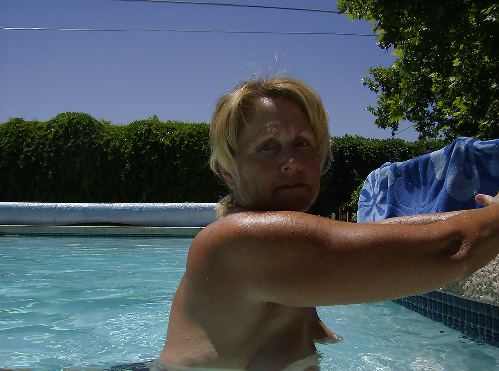Mutter Am Pool #17724698