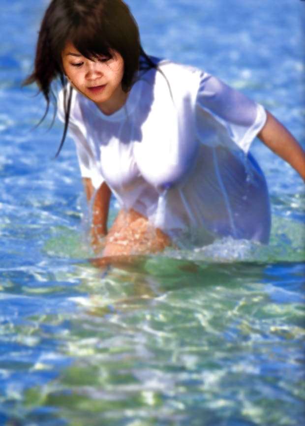 Nenas asiáticas bañándose y duchándose
 #546396