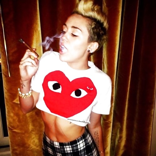 Wenig Fuckslut Miley Braucht Hatefucking #17740116