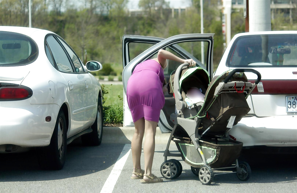 女性の乳首のラインを強調する女性
 #11998154