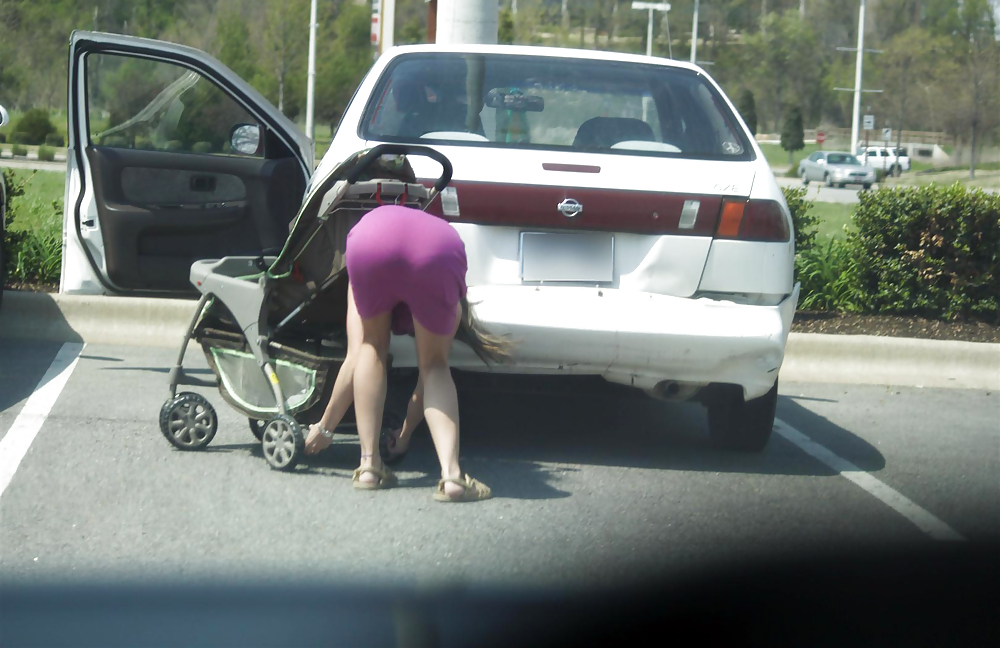 女性の乳首のラインを強調する女性
 #11998181