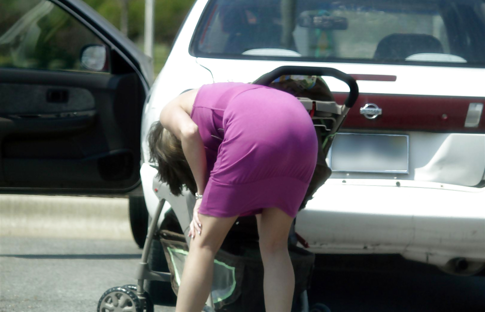 女性の乳首のラインを強調する女性
 #11998232