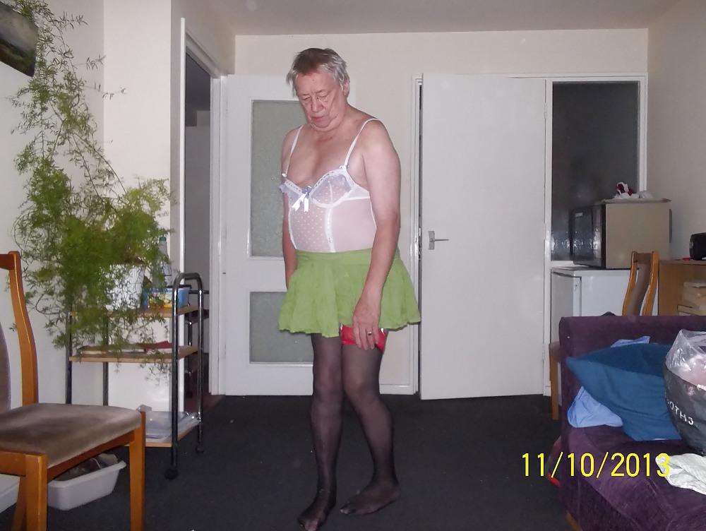 Tacones y vestidos
 #10826306