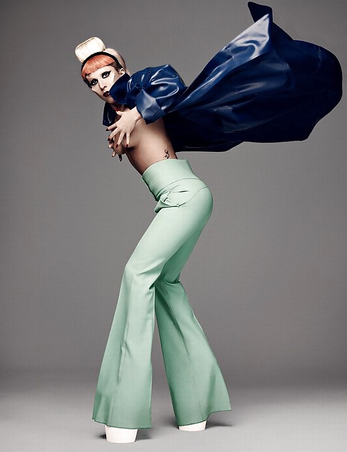 Lady Gaga Montre Cul Nu Un Seins Pour Le Magazine Id #16054470