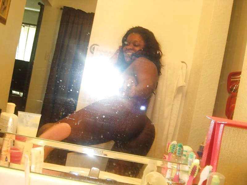 BLACK AMATEUR GIRLS - SELF PICS XIV #6173897