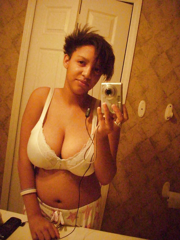 BLACK AMATEUR GIRLS - SELF PICS XIV #6173950