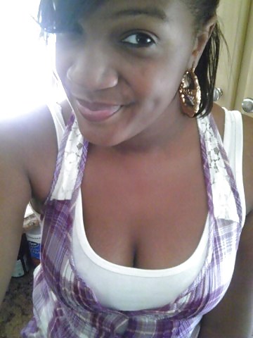 Teen Cleavage Combine #9674657