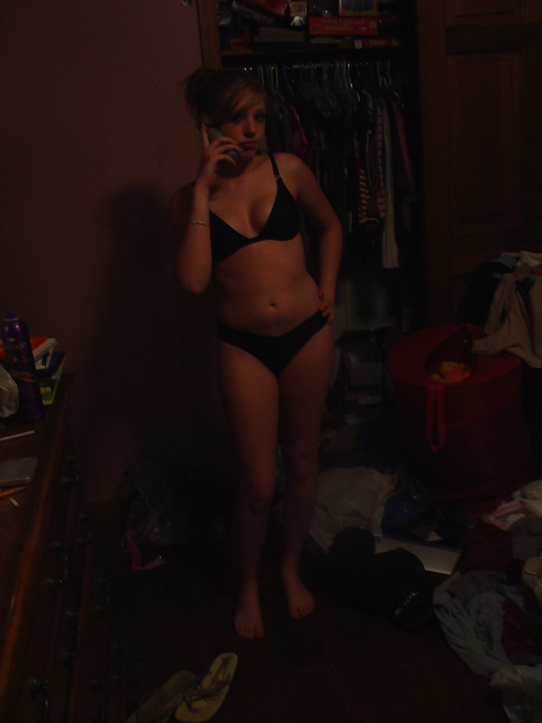 Nett Aussehende Mitbewohner #5348792