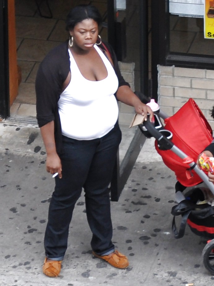 Harlem girls in the heat 378 new york-smoking with the baby
 #5705563