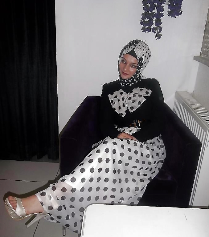 Türkisch, Hijab, Fersen #22177289