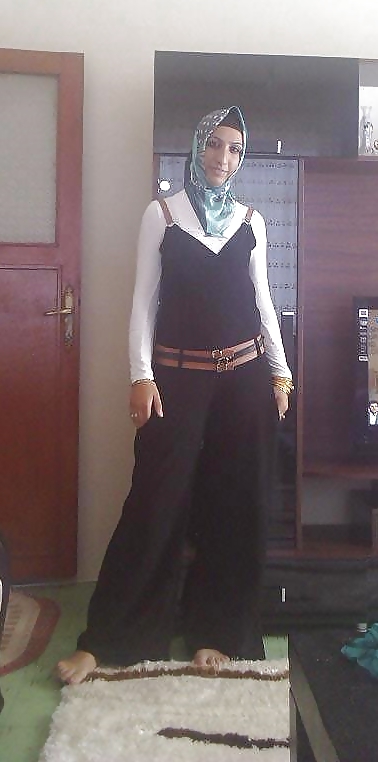 Türkisch, Hijab, Fersen #22177290