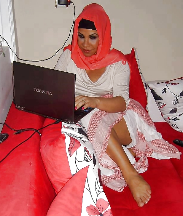 Türkisch, Hijab, Fersen #22177328