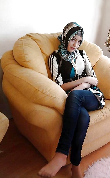 Türkisch, Hijab, Fersen #22177339