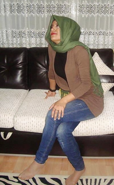 Turco, hijab, tacones
 #22177556