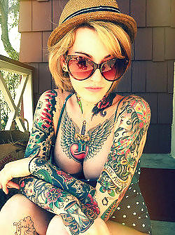 Tatoo & Piercing #19722624