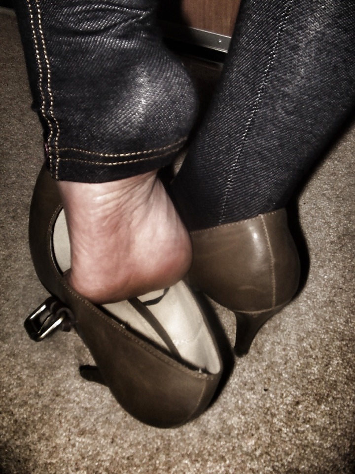 I Esteem Womens Feet Too!!!!!!! #9493826