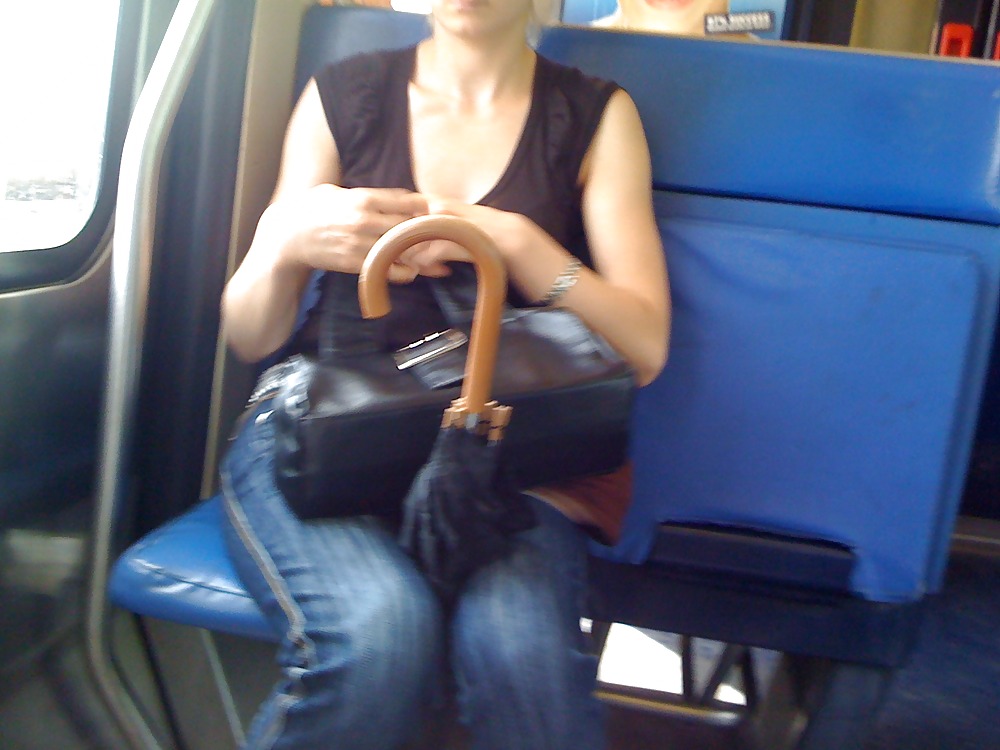 Une fille dans le RER #1353067