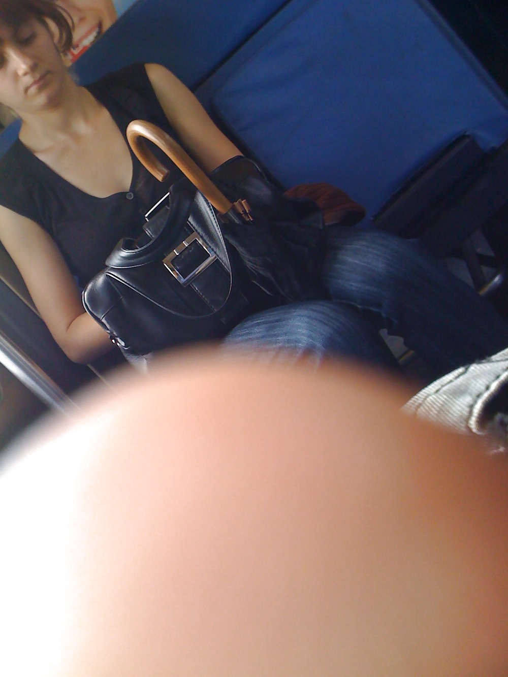 Une fille dans le RER #1353073