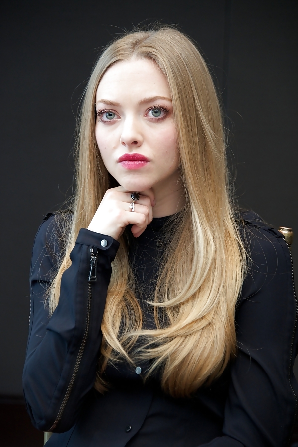 Amanda Seyfried Collection (With Nudes + Fakes) #13644399